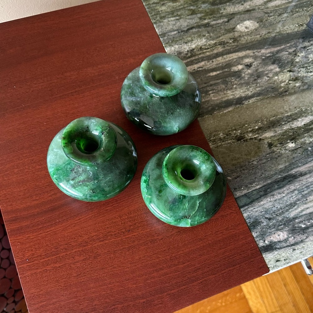 Antique1970s Vintage Russian
Siberian Jade Stone Vases In a rich "spinach"green - Picture 14 of 15